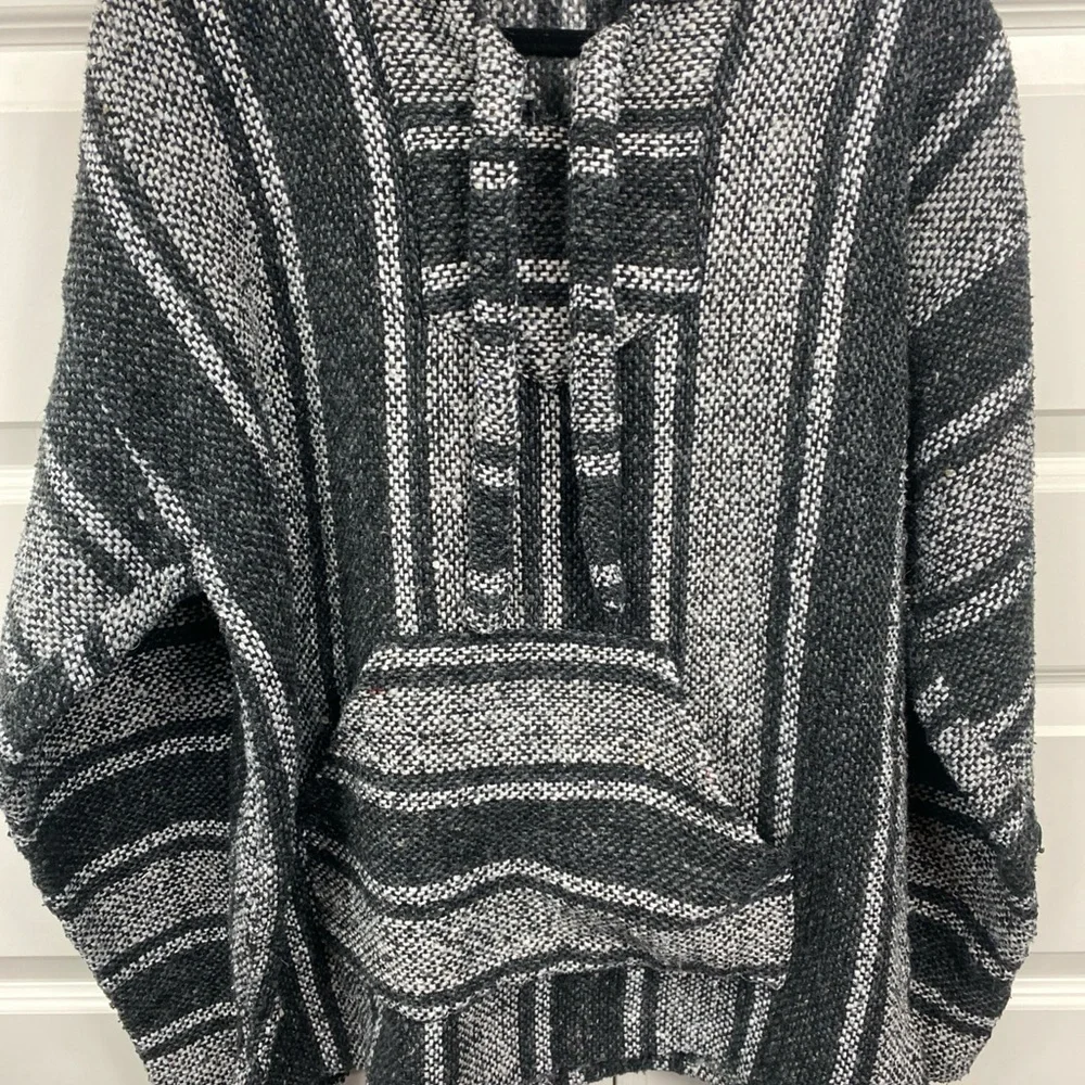 Earthbound Trading Co Poncho Baha Mexican Hoodie Pullover Molina Black Gray Med